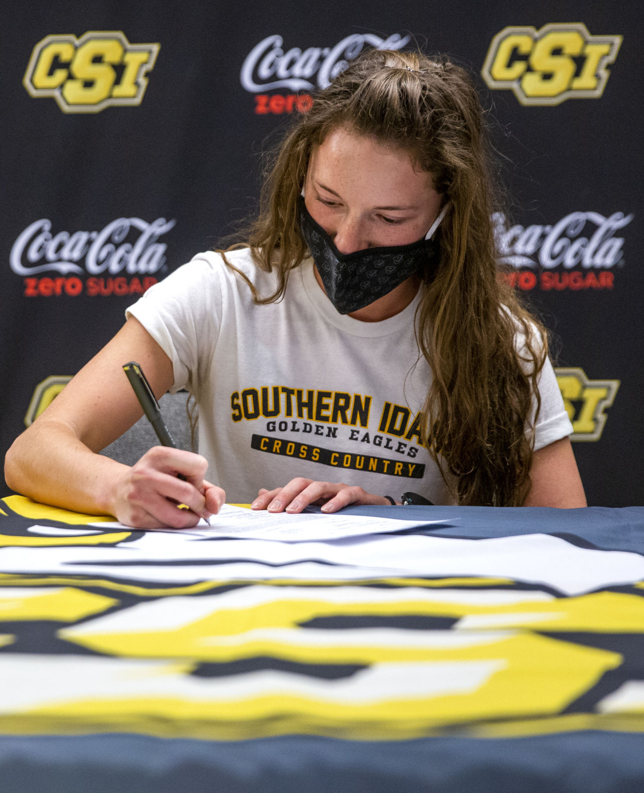 Two Golden Eagles sign letters of intent